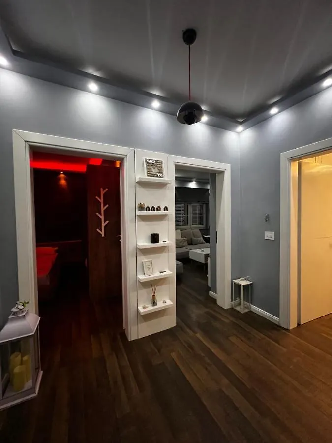 טיראנה Comfort Inn Apartment אלבניה